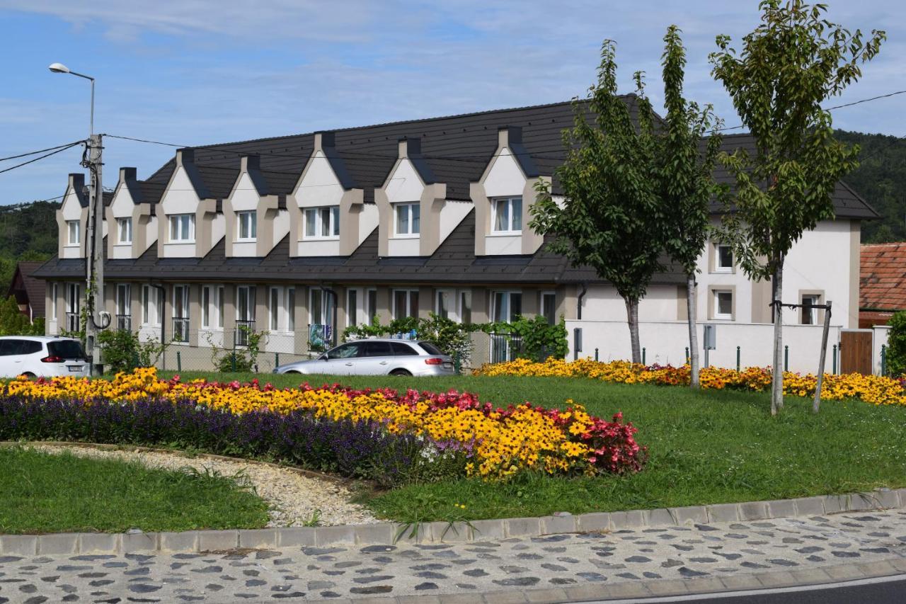 Platan Apartmanhaz Balatongyörök Exterior foto