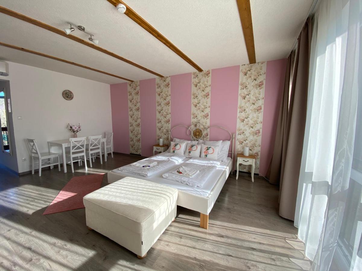 Platan Apartmanhaz Balatongyörök Exterior foto