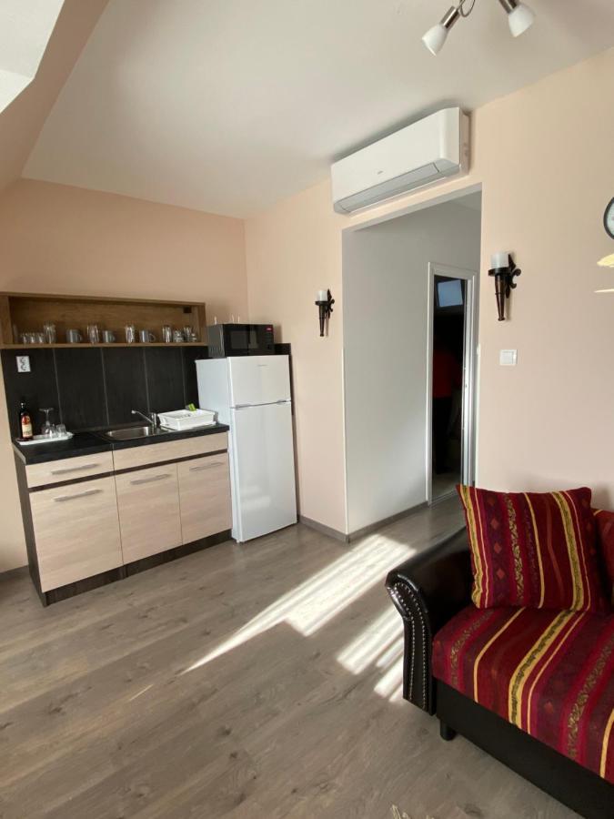 Platan Apartmanhaz Balatongyörök Exterior foto