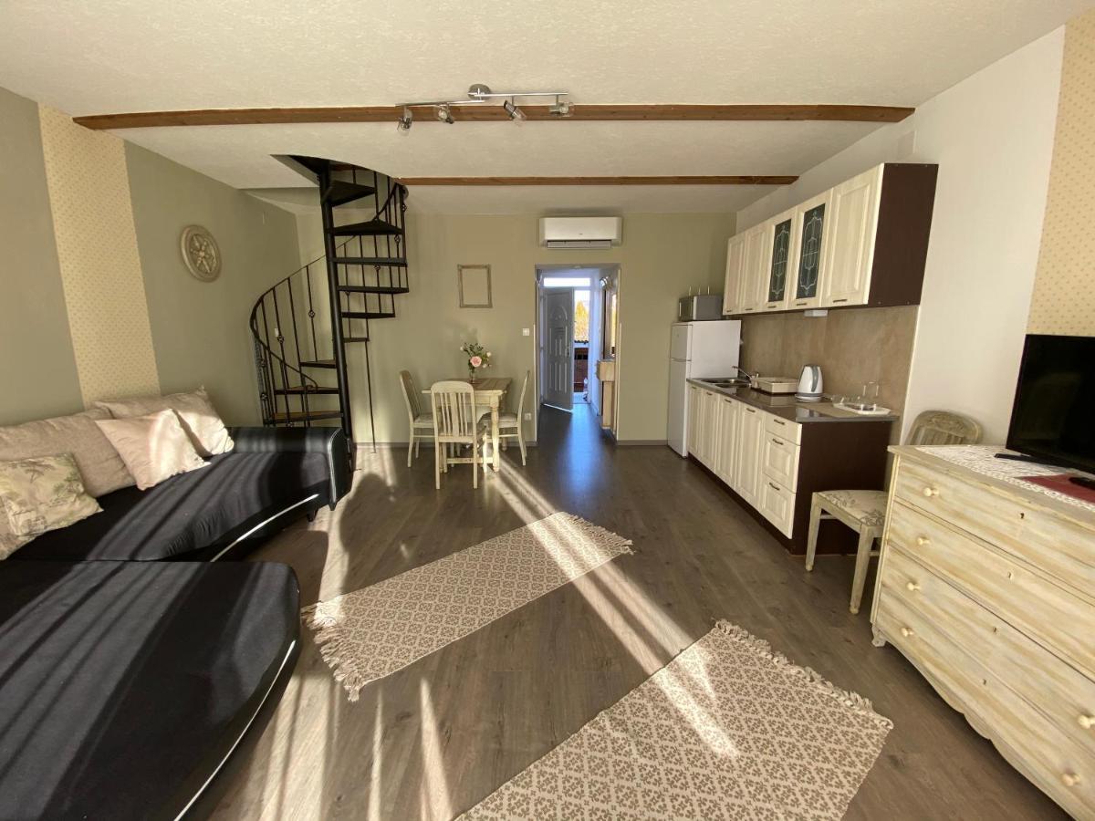 Platan Apartmanhaz Balatongyörök Exterior foto